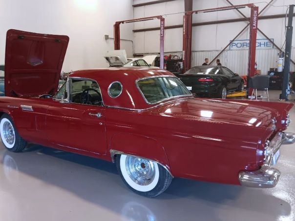 1957 Ford Thunderbird
